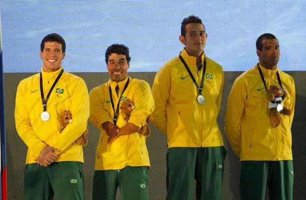 Revezamento brasileiro ficou com a prata no 4x100 m livre