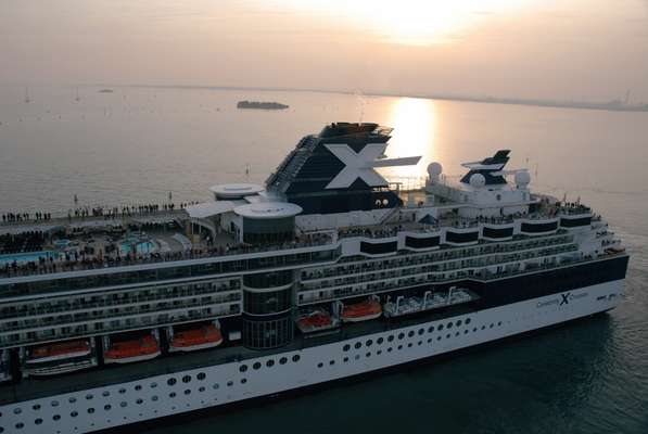 Comunicar-se com pessoas de outras nacionalidades nos cruzeiros da Celebrity Cruises ficará mais fácil. A empresa lançou o app Cruise Lingo, para smartphones e tablets, que ajuda na tradução de frases e expressões