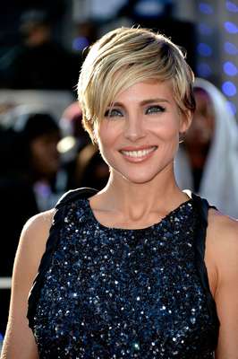 Fios oleososPara evitar aspecto como o dos cabelos da atriz Elsa Pataky, use uma quantidade bem pequena de condicionador, quase insignificante e só nas pontinhas. Para evitar o problema, Sonia Nesi, hairsylist do Studio de Beleza Sonia Nesi, recomenda que as madeixas sejam lavadas, no máximo, em dias alternados e com xampu específico. A dica que dou para minhas clientes é lavar os fios com água de morna para fria, que ajuda a reduzir a oleosidade, diz Sonia