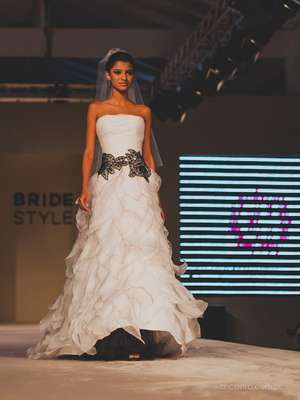 O primeiro dia do Bride Style, o fashion week das noivas, que acontece no shopping JK Iguatemi, foi marcado por requinte e luxo com o desfile da estilista carioca Carol Hungria