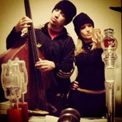 Claudia Bossle Campos, mulher de Champignon, postou uma foto com o músico em seu perfil no Facebook horas antes de ele ter sido encontrado morto nesta segunda-feira (9). Claudia publicava com frequência imagens do casal na rede social; veja as fotos a seguir