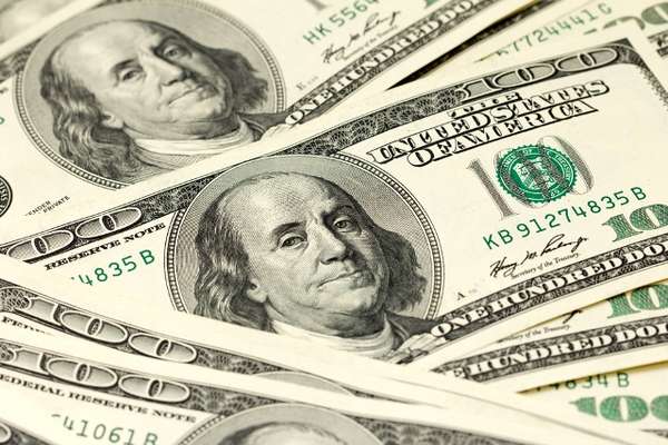A inflação é apontada por especialistas como o principal problema causado pela alta do dólar