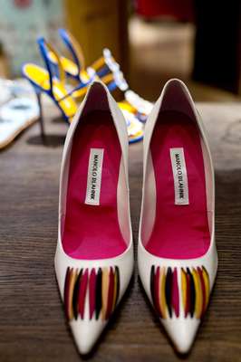 Manolo Blahnik apresentou sua nova coleção neste domingo (15), durante a semana de moda de Londres