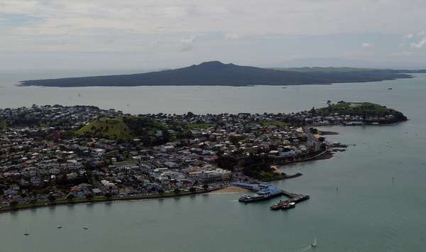 México visitará la ciudad de Wellington, capital de Nueva Zelanda, donde el 20 de noviembre a las 19 horas locales (01:00 del centro de México), los All Whites le harán los honores al Tri en el estadio Westpac.