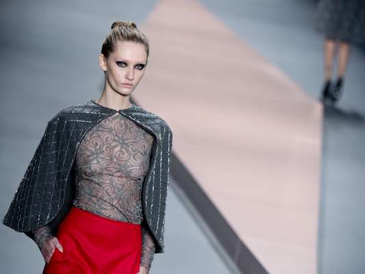 A Acquastudio foi a segunda grife a desfilar nesta terça-feira (29), segundo dia de SPFW. A marca levou à passarela uma coleção inspirada nos anos 40
