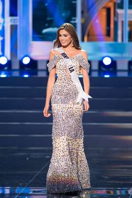 Miss Venezuela - María Gabriela Isler. Tiene 25 años, mide 1.80 metros de estatura (5 ft 11 in) y procede de Maracay