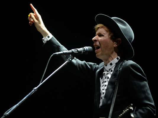 De volta ao Brasil após cerca de 10 ano, Beck se apresentou no Planeta Terra 2013, neste sábado
