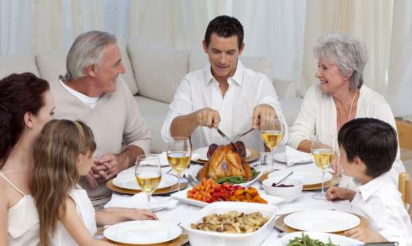 Com sabor suave, aves devem ser harmonizadas com espumantes leves ou de médio corpo
