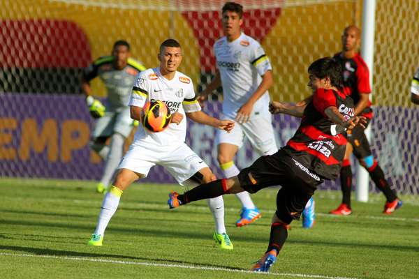 Vitória e Santos se enfrentaram em Salvador, no Estádio Barradão