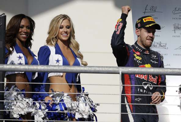 Sebastian Vettel faz história, vence Grande Prêmio dos Estados Unidos no Circuito das Américas e conquista oitava vitória consecutiva; confira imagens