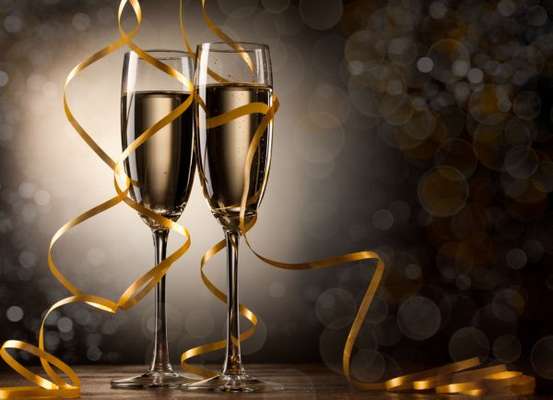 Na Inglaterra, no supermercado Waitrose, a garrafa de 750ml da Yellow Label Veuve Clicquot Brut custa 30 libras esterlinas (R$116,46)