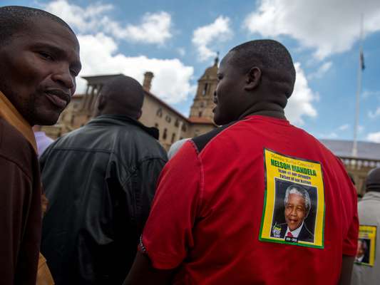Pessoas fizeram fila em frente ao Union Buildings