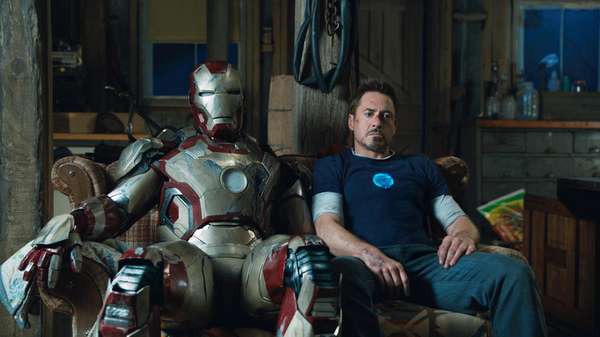 Iron Man 3 recaudó $409 millones de dólares convirtiéndose así en la película con más ganancias en el año además de que Robert Downey Jr. fue elegido como el actor más rico del cine de acuerdo a la revista Forbes