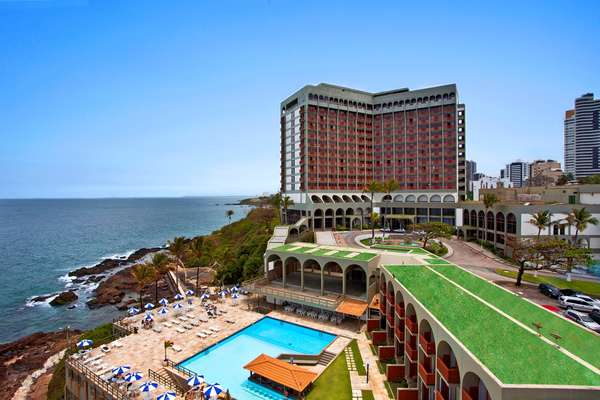 Salvador (BA)Pacotes de três ou quatro noites no hotel Bahia Othon Palace com ceia especial de Ano-Novo custam entre R$ 1.905 e R$ 4.660 por pessoa. Reservas: (21) 2106-0200 / 0800 725 0505