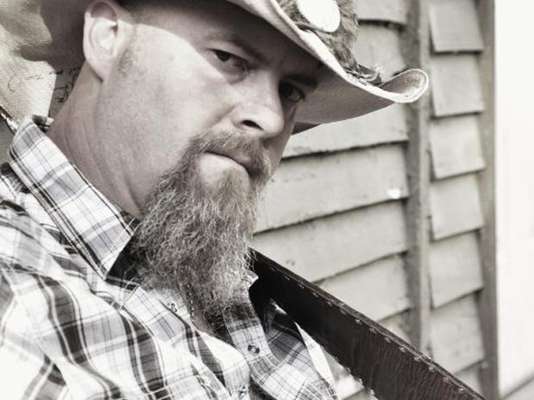 Wayne Mills, falleció luego de recibir varios tiros por parte del propietario de un bar en Nashville, Tenesí, según reseñó el diario The Tennessean.
