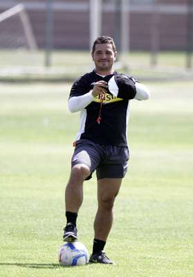 La dupla técnica conformada por Héctor Tapia y Miguel Riffo dio el inicio a los entrenamientos con miras a la próxima temporada del fútbol chileno, todo en un grato ambiente en el Estadio Monumental.