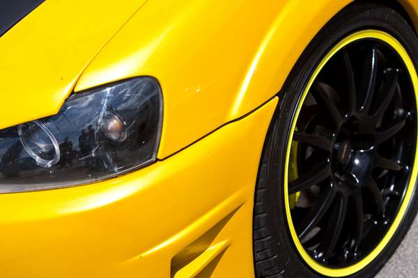 Rebaixar a suspensão é uma das práticas mais comuns para quem quer personalizar o carro