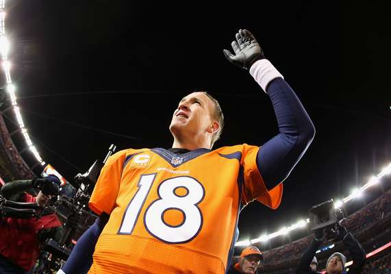 As semifinais de domingo da NFL terminaram com destaque para Peyton Manning que, com atuação segura, colocou o Denver Broncos na final da AFC para enfrentar o New England Patriots