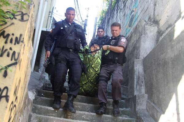Seis suspeitos foram mortos durante operação da Polícia Militar no morro do Juramento, na manhã desta terça-feira, no Rio de Janeiro