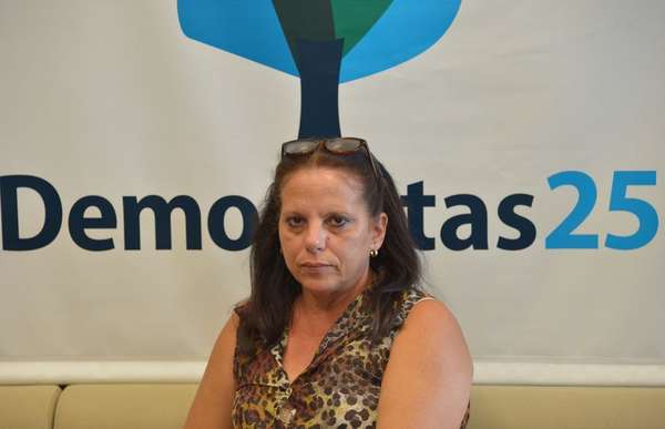 5 de janeiro - Ramona Matos Rodriguez se abrigou no gabinete do DEM na Câmara dos Deputados depois de abandonar o programa Mais Médicos do governo federal