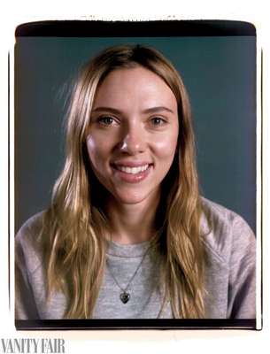 Scarlett Johansson foi uma das atrizes que posaram para ensaio da Vanity Fair de março, que traz celebridades de Hollywood sem maquiagem