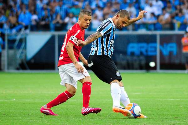 Na Arena, Grêmio e Inter se enfrentaram na noite deste domingo pela sétima rodada do Campeonato Gaúcho e ficaram no empate por 1 a 1