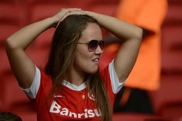 Reencontro do torcedor do Internacional com o Beira-Rio, que reabriu para evento-teste e recebeu 10 mil sócios no jogo contra o Caxias, foi marcado pela emoção