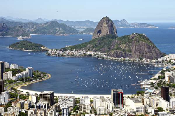 América do Sul - A temporada vai de novembro a março. A maioria das viagens sai dos portos brasileiros, em especial Santos e Rio de Janeiro, mas há saídas de Buenos Aires, na Argentina