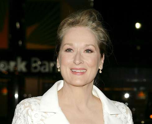 Estrela da premiação do Oscar, realizada neste domingo, a atriz Meryl Streep inspira mulheres do mundo inteiro com sua incrível capacidade de parecer imune ao avanço do tempo