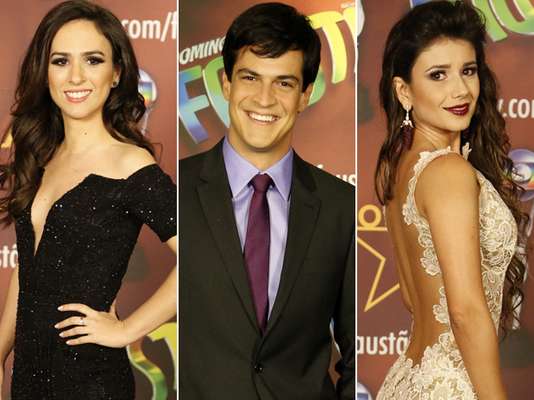 Vários famosos posaram nos estúdios da TV Globo antes de participarem do prêmio Melhores do Ano, que será exibido no 'Domingão do Faustão' deste domingo (16)