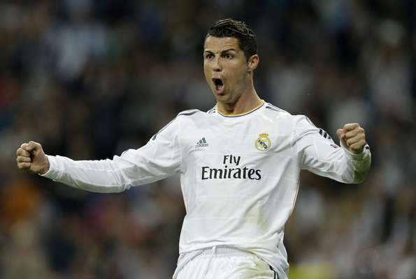 Cristiano Ronaldo novamente foi o destaque de uma vitória do Real Madrid; a vítima do dia foi o Schalke 04