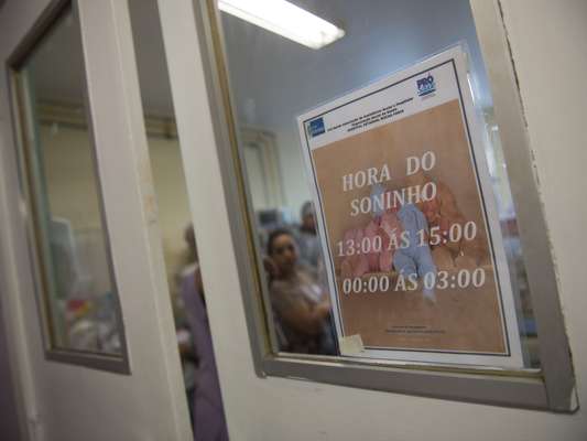 O projeto Pai Canguru é feito em horário combinado com pais de recém-nascidos na Unidade Intermediária