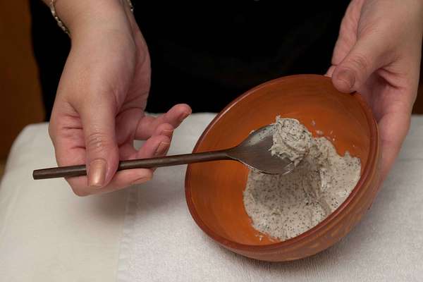Solução de beleza tem como diferencial a utilização de um creme feito com argila branca oriunda da Amazônia que promove a renovação celular na área tratada e a prepara para a hidratação