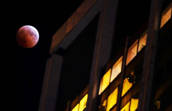 Lua de sangue vista nos Estados Unidos em outubro de 2004