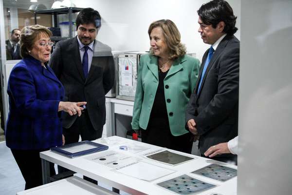 La Presidenta Michelle Bachelet, anuncia los planes de descontaminación atmosférica, estrategia 2014-2018, enfocados en las ciudades que registran los peores niveles de calidad del aire.