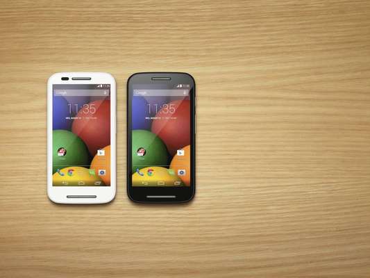 Moto E - R$ 529 | Lançado em maio, o smartphone mais acessível da Motorola tem suporte para dois chips, rádio FM, versão mais atual do Android (KitKat), câmera de 5 MP e tela de 4.3 polegadas.