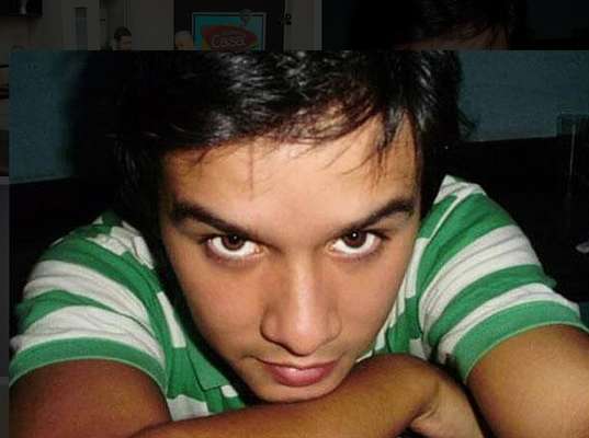 O chileno Daniel Zamudio foi encontrado morto e mutilado em uma parque de Santiago, no Chile, com suásticas gravadas em sua pele com um objeto cortante, em 2012