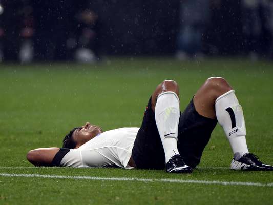 Corinthians caiu na estreia oficial de seu novo estádio em Itaquera: derrota por 1 a 0 para o Figueirense, pelo Campeonato Brasileiro