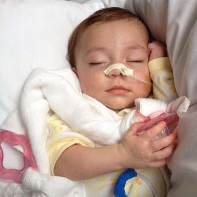 Marina Calasans do Nascimento, um bebê de Sergipe com oito meses de vida, precisa de um transplante de intestino para sobreviver