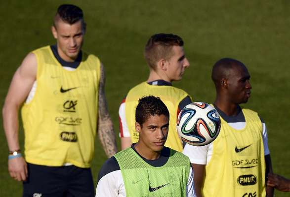 A seleção da França treinou na tarde desta quarta-feira no estádio Santa Cruz, em Ribeirão Preto