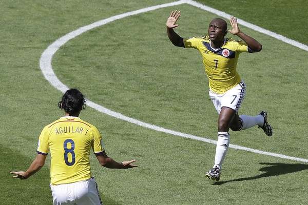 Aos 4 minutos do primeiro tempo, a Colômbia abriu o placar contra a Grécia, com Armero