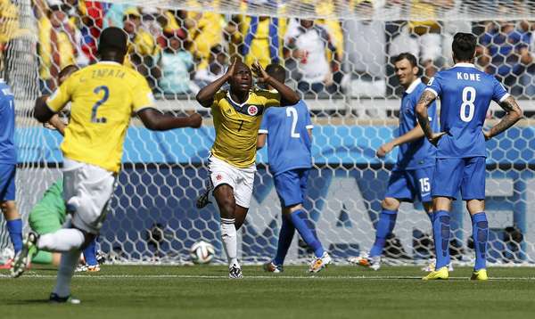 Logo no início do jogo, Armero abriu o placar para a Colômbia, em jogo contra a Grécia, no Mineirão, em Belo Horizonte