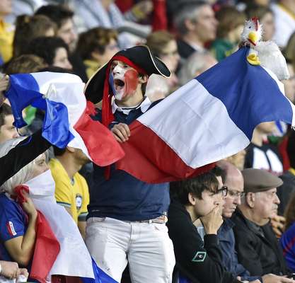 Torcedores da França fizeram a festa no Estádio Beira-Rio, em Porto Alegre, na tarde deste domingo; a seleção francesa venceu a de Honduras por 3 a 0. Mesmo com a derrota, os torcedores de Honduras também animaram o jogo.
