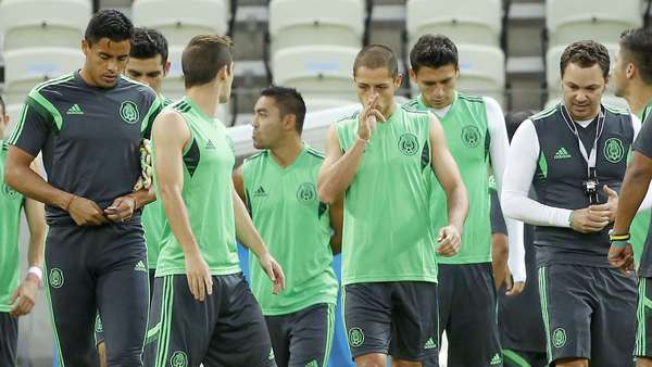 Na véspera de jogo contra o Brasil, a seleção do México fez treino na tarde desta segunda-feira no Castelão, em Fortaleza