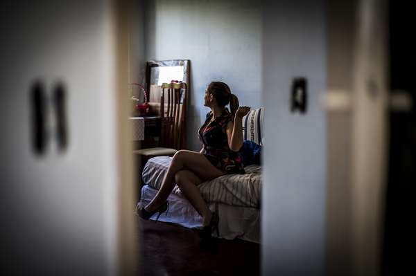 Priscila, 23 anos, se tornou garota de programa atraída pelo lucro alto e flexibilidade de horário de trabalho