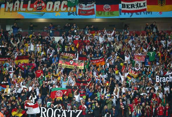Com a vitória por 2 a 1, na prorrogação, contra a Nigéria, os torcedores alemães festejaram muito no Estádio Beira-Rio, em Porto Alegre; com o resultado, a Alemanha está classificada para as quartas de final e enfrentará a França.
