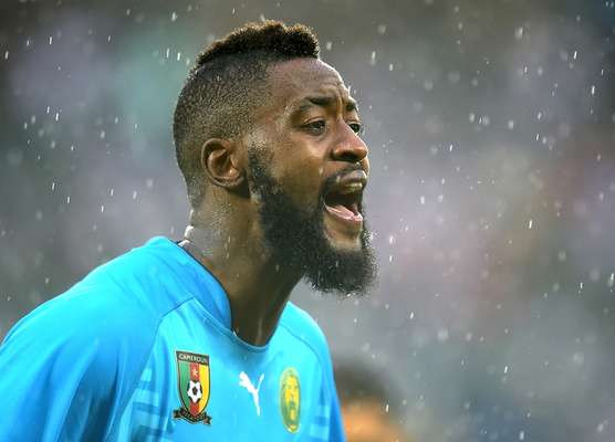 Febre entre os boleiros, os moicanos estão por toda parte nesta Copa. Confira a seguir uma seleção dos 11 atletas com os penteados mais estilosos. Escalada no esquema 4-5-1, ela começa com o goleiro camaronês Charles Itandje, que tem um corte inconfundível