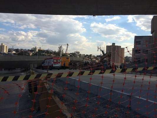 Viaduto que faz parte das obras de duplicação da avenida Dom Pedro I para instalação do BRT
