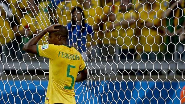 No dia em que deveria se credenciar definitivamente ao hexacampeonato, a Seleção Brasileira brindou o País com seu maior vexame na história das Copas do Mundo. Em jogo no Mineirão, em Belo Horizonte, a equipe de Luiz Felipe Scolari levou cinco gols em 29 minutos e acabou humilhada pela Alemanha, que, por fim, venceu por 7 a 1 e se classificou à tão sonhada final do Mundial