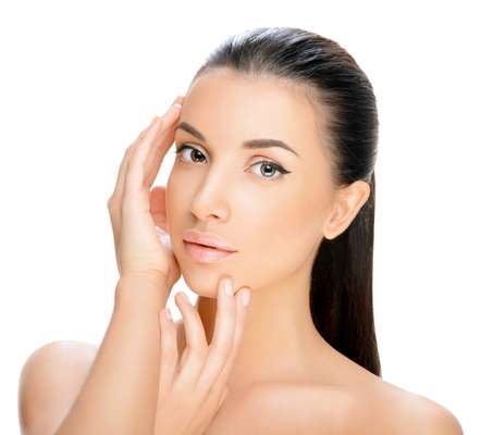 Empregada no creme Absollue Plénitude, a novidade proporciona um reconhecimento inteligente das deficiências dermatológicas, detectando, inclusive, os fatores individuais do envelhecimento em nível molecular